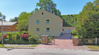 Gepflegtes Mehrfamilienhaus mit Entwicklungschancen in naturnaher Lage im Landkreis Ebersberg - Bild
