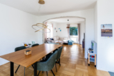 Charmanter Altbau, zeitgemäß modernisiert – Ihr neues Zuhause mit sonnigem Südgarten in Laim - Bild