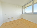 Weitblick, Sonne & Raum: Renovierte 4-Zimmer-Wohnung in der denkmalgeschützten Olympia Pressestadt - Bild