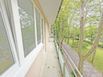 Nur 5 Gehminuten zur U-Bahn - Frisch renovierte 3-Zimmer-Terrassenwohnung mit Südterrasse & Balkon - Bild