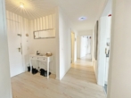 Modern, hell, ruhig - 2,5-Zi-Whg. mit Westbalkon direkt an der U3 - Flur